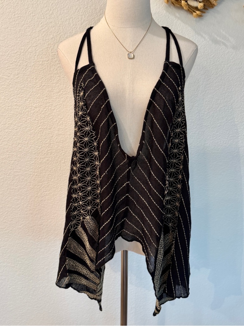 [RESERVED] FP Black Deep-V Neck Mesh Embroidered Strappy Back Layering Cami Top - Picture 3 of 16
